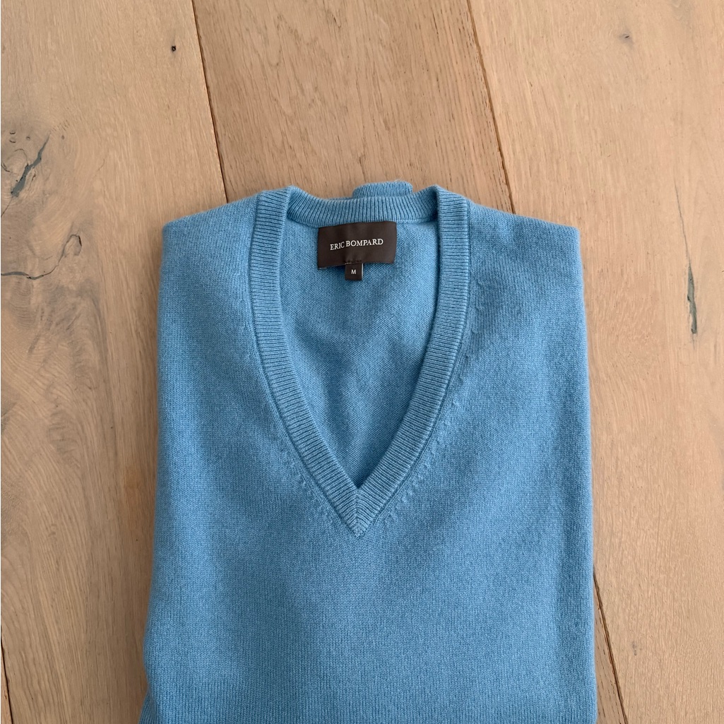 Eric Bompard Men's Sky Blue V-Neck Cashmere Sweater